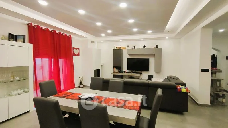 Dining Room - Renovated Villa with Garden in Orsogna