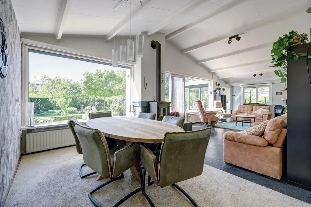 Söögituba - Modernised Bungalow with Garden in Kortgene