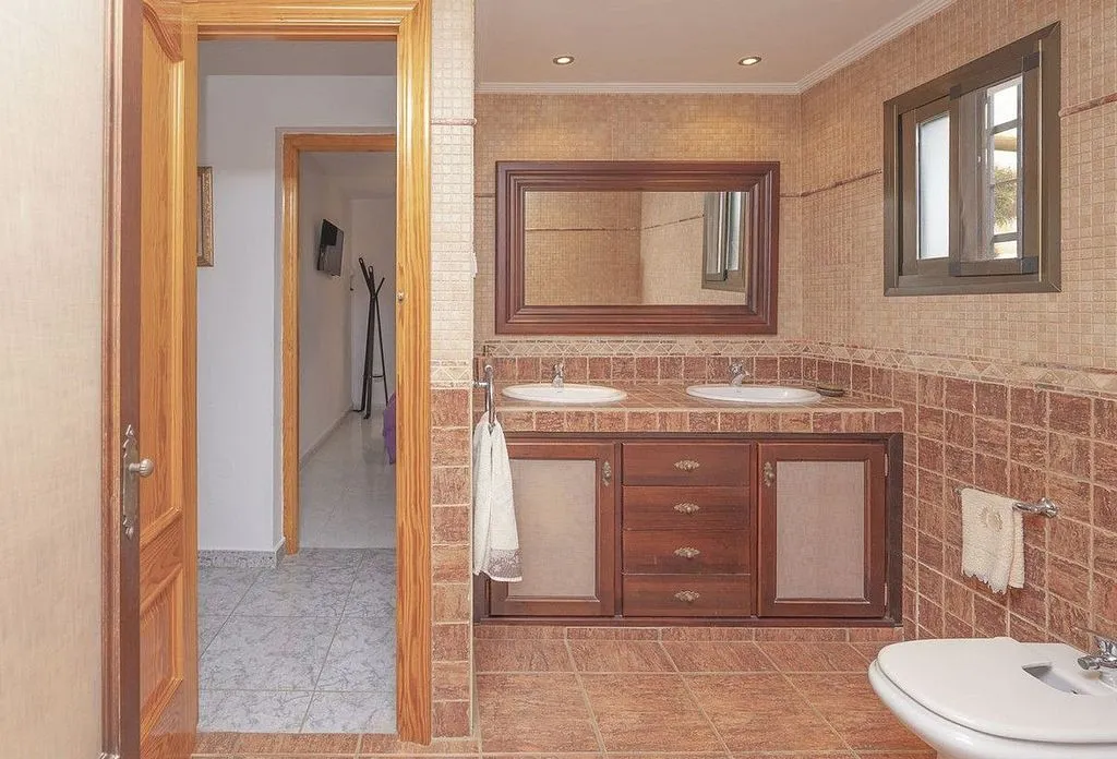 Salles de bain - Chalet with Pool and Terrace in Marbella