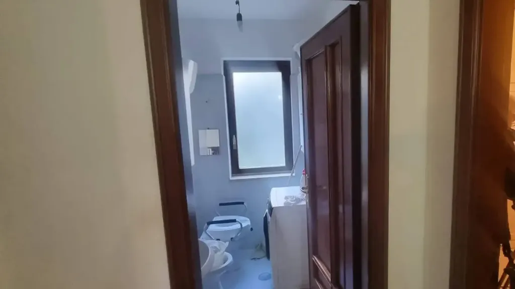 Salles de bain - Spacious Apartment with Panoramic View in Chiusano Di San Domenico