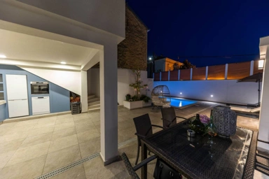 Terrasse - Three-Storey Villa with Sea View in Bribir