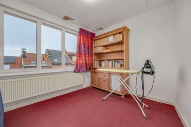 Bureau - Terrain d'Angle avec Bâtiments à Merksem