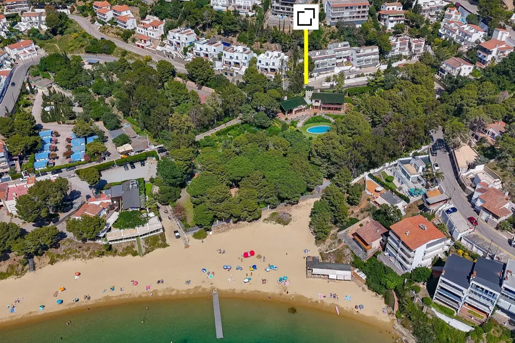 Vista aerea - Seafront Estate with Beach Access in Almadraba