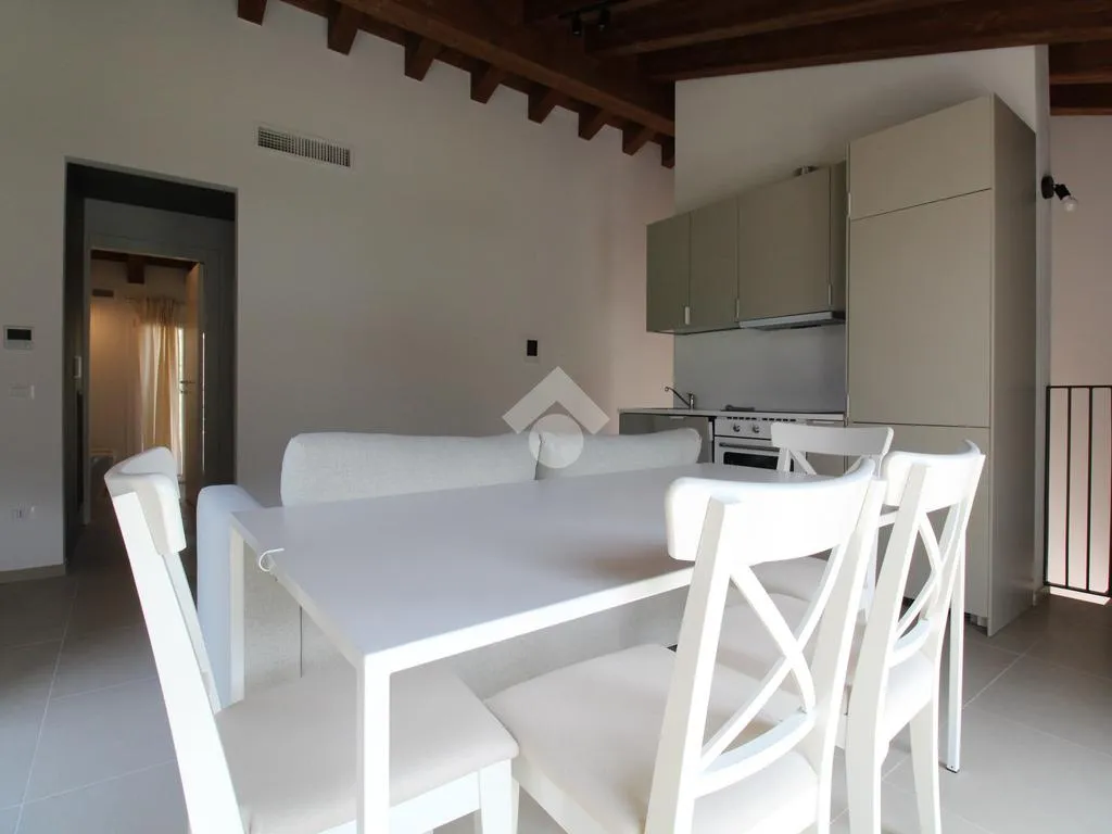 Söögituba - Fully Furnished Studio with Balcony in Chiampo