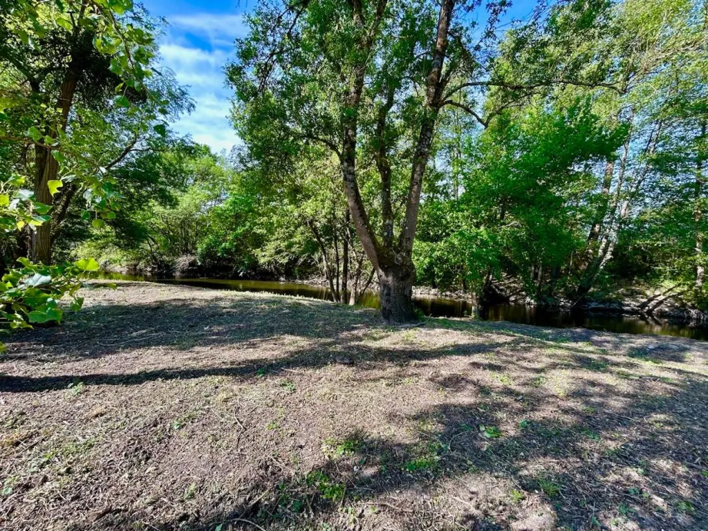 Aed - Leisure Land with River Access in Gievres