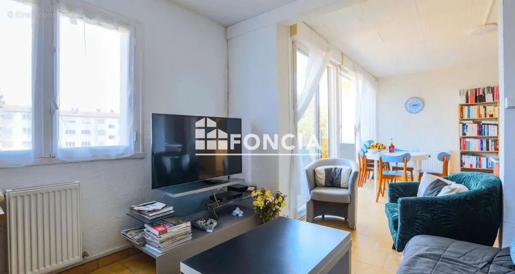 Elutuba - Functional 4-Piece Apartment with Balcony in Rochefort