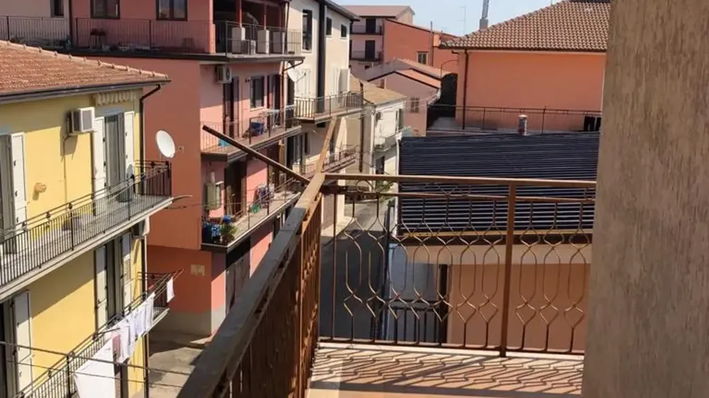 Rõdu - Terraced Villa with Balconies in Terranova Da Sibari