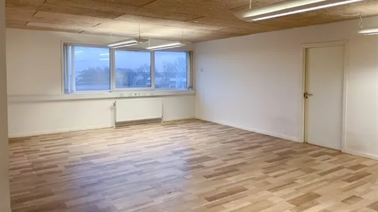 Bureau - Warehouse with Office Space in Pandrup