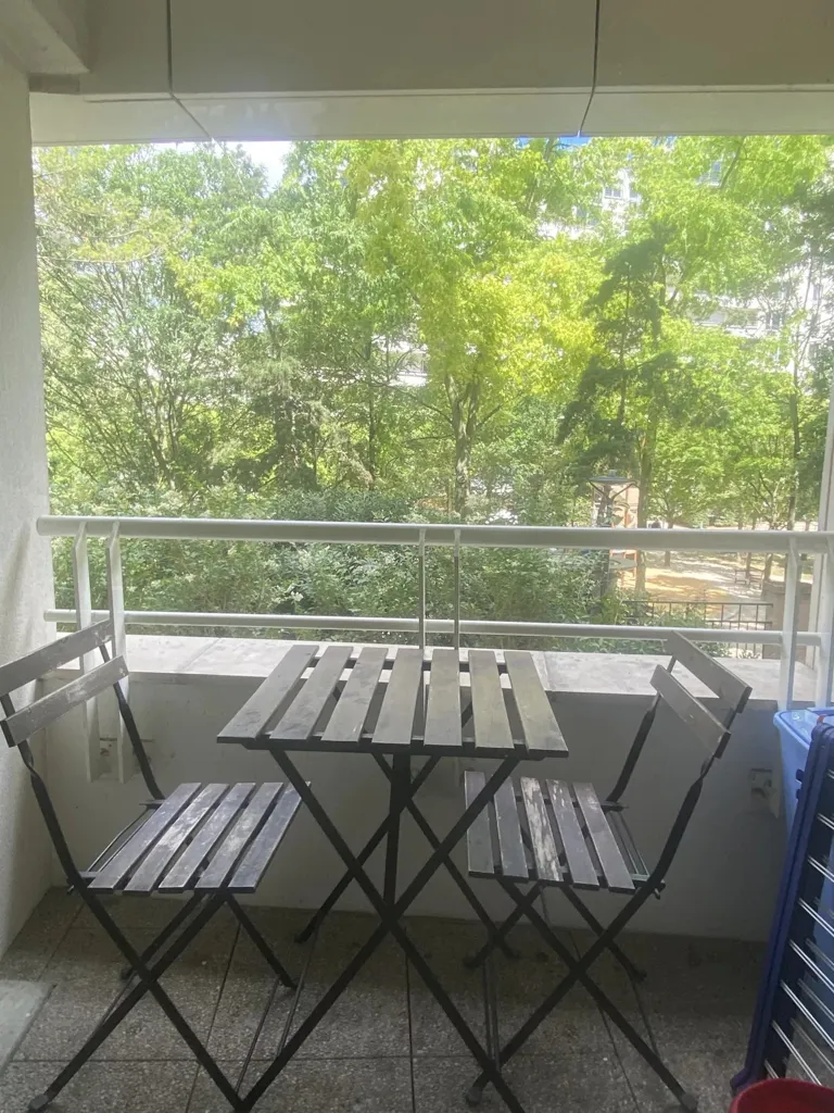 Balcon - Appartement Lumineux avec Terrasse à Courbevoie