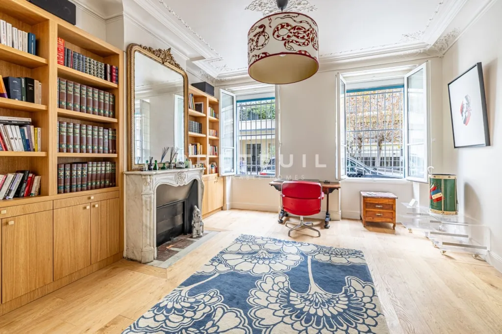 Bureau - Maison Individuelle Rénovée avec Verrière à Paris 16ème