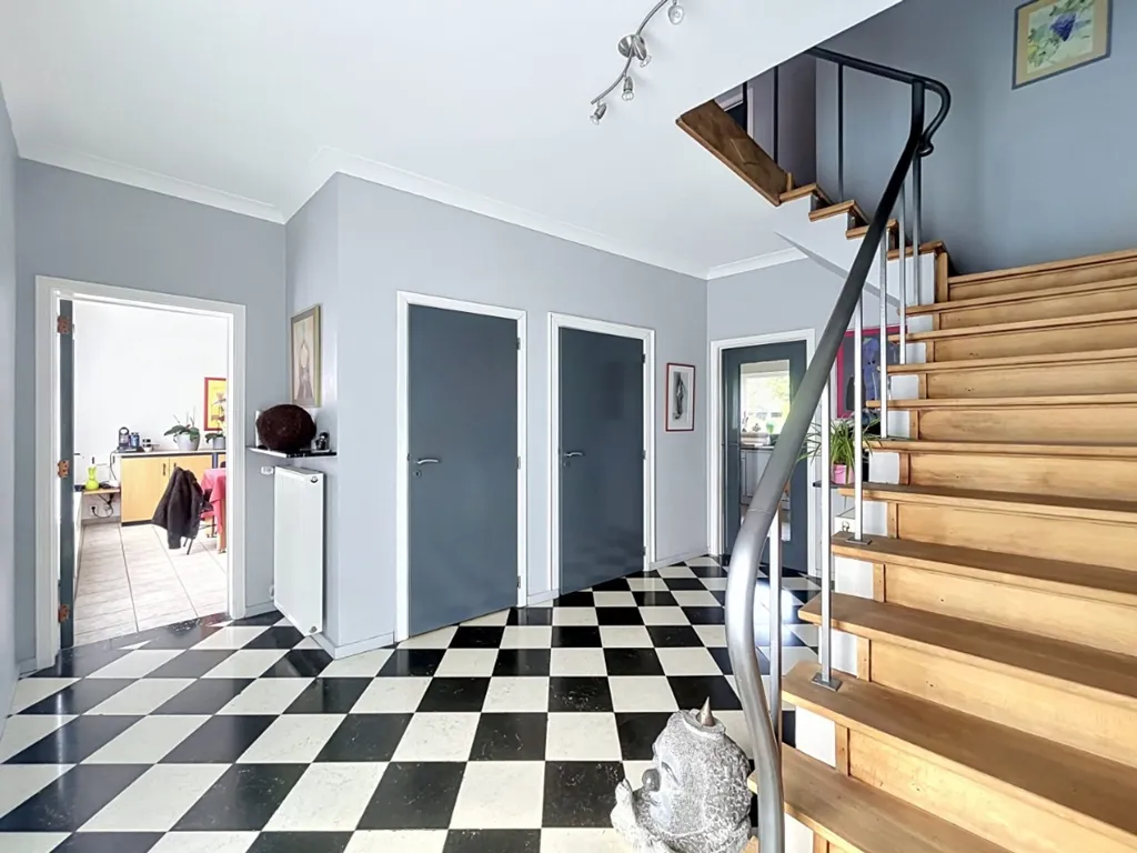 Esik - Semi-Detached House with Garden in Herstal