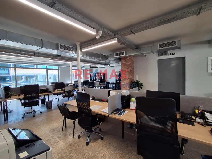 Studio - Commercial Space with Harbour View in Piraeus