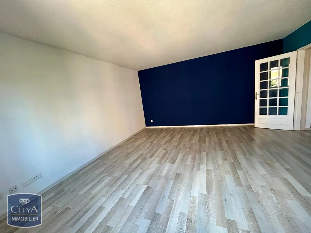 Stanze - 2-Bedroom Flat with Garden View in Belfort