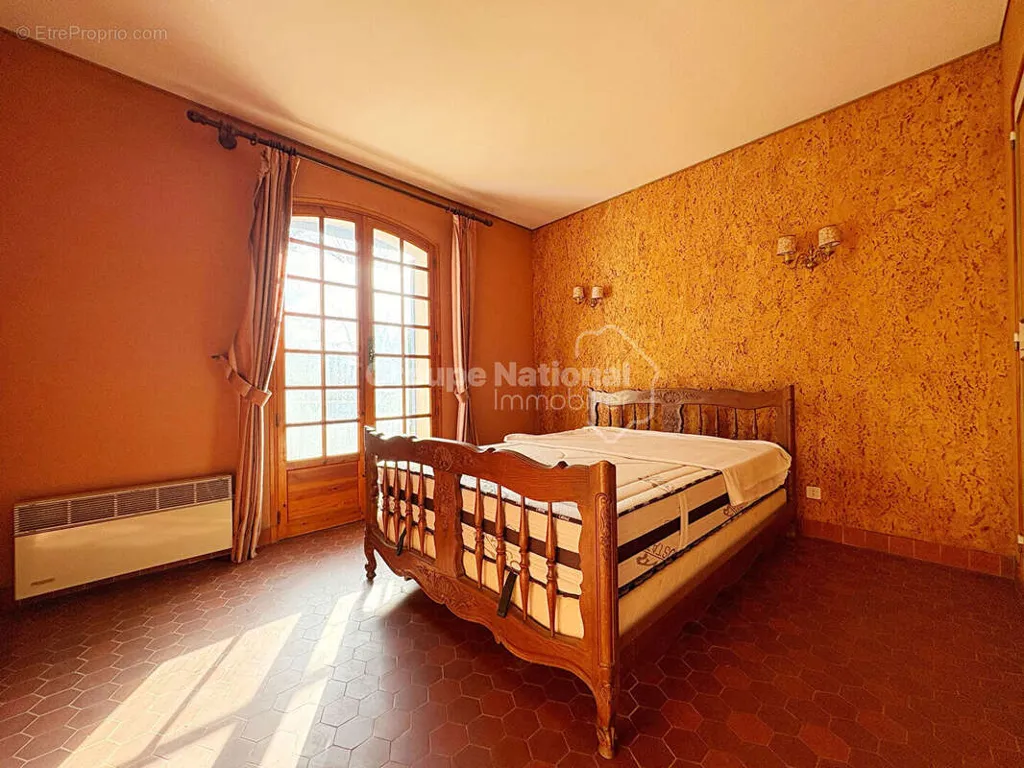 Chambres - Maison de caractère avec grand jardin à Pélissanne