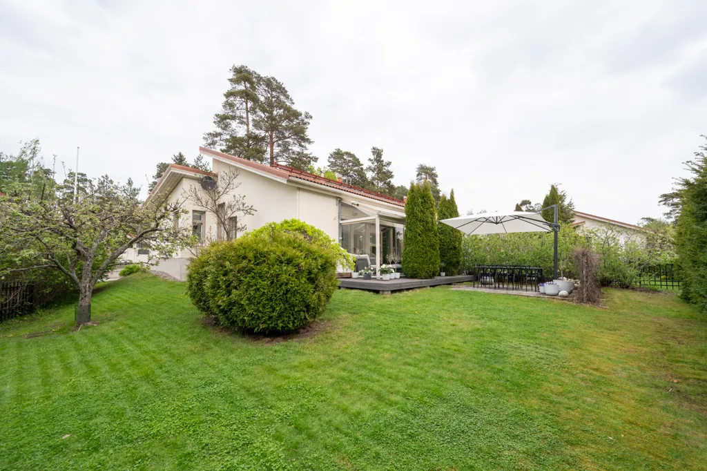 Giardino - Modernised Apartment with Sauna in Nuottaniemi, Espoo