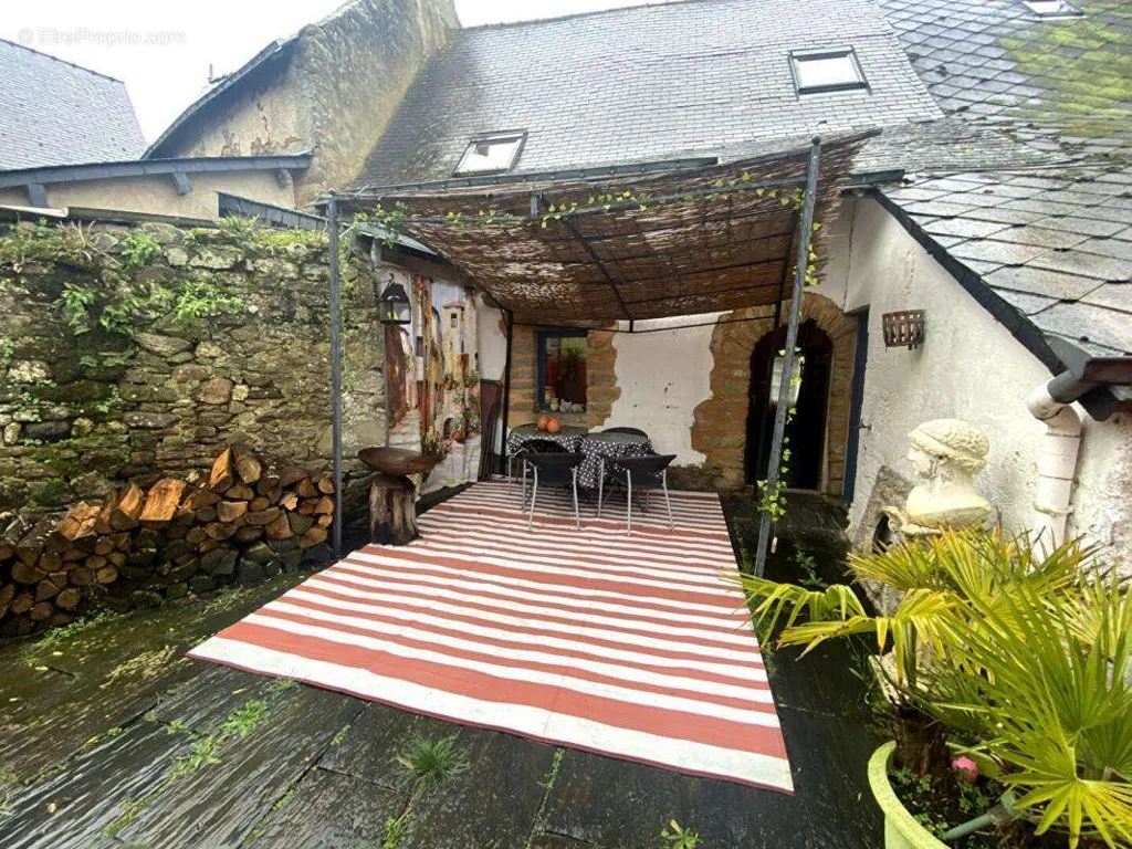 Garden - Typical Village House with Patio in Guérande