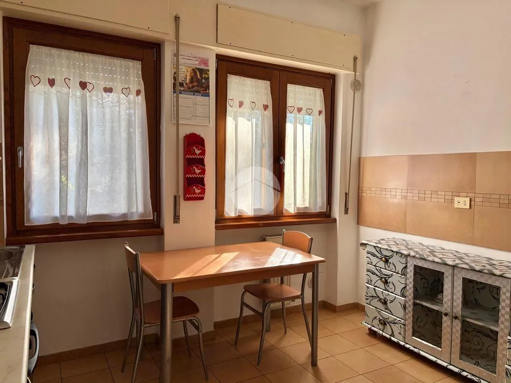 Salle à manger - Panoramic Apartment with Balconies in Viale Trieste, Viterbo