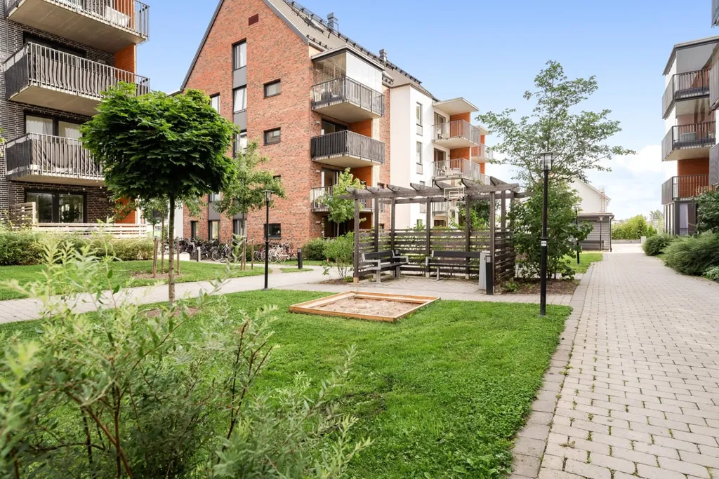 Jardin - Modern Flat with Balcony in Örebro