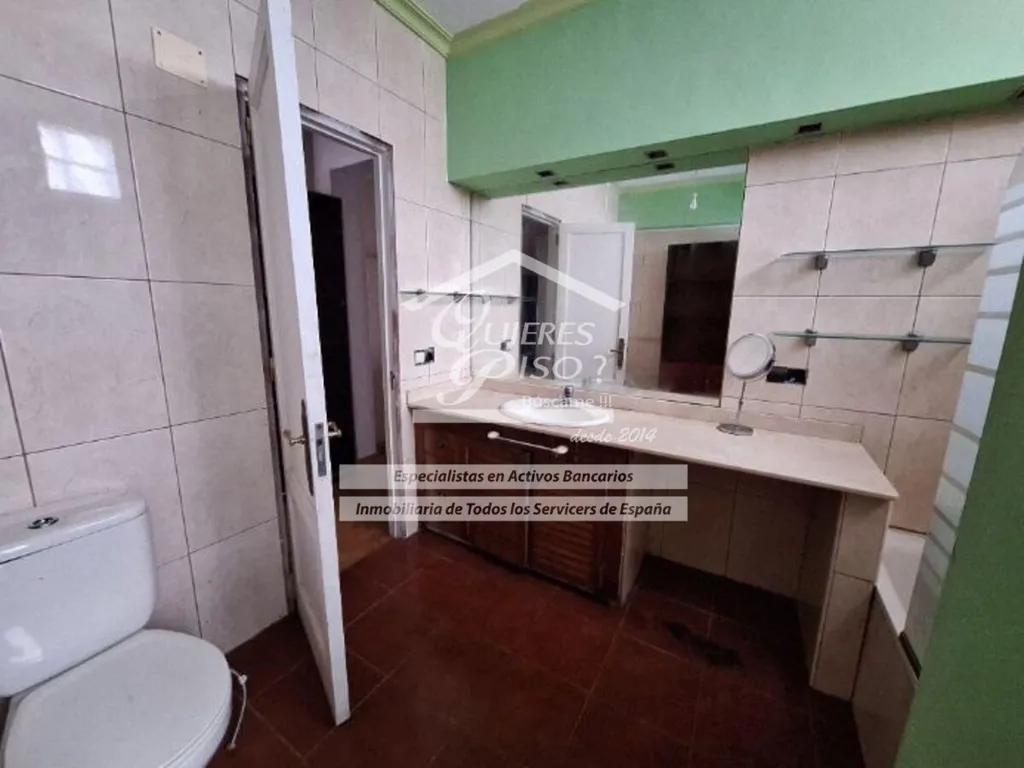 Bathrooms - Spacious Apartment with Terrace in Vegueta