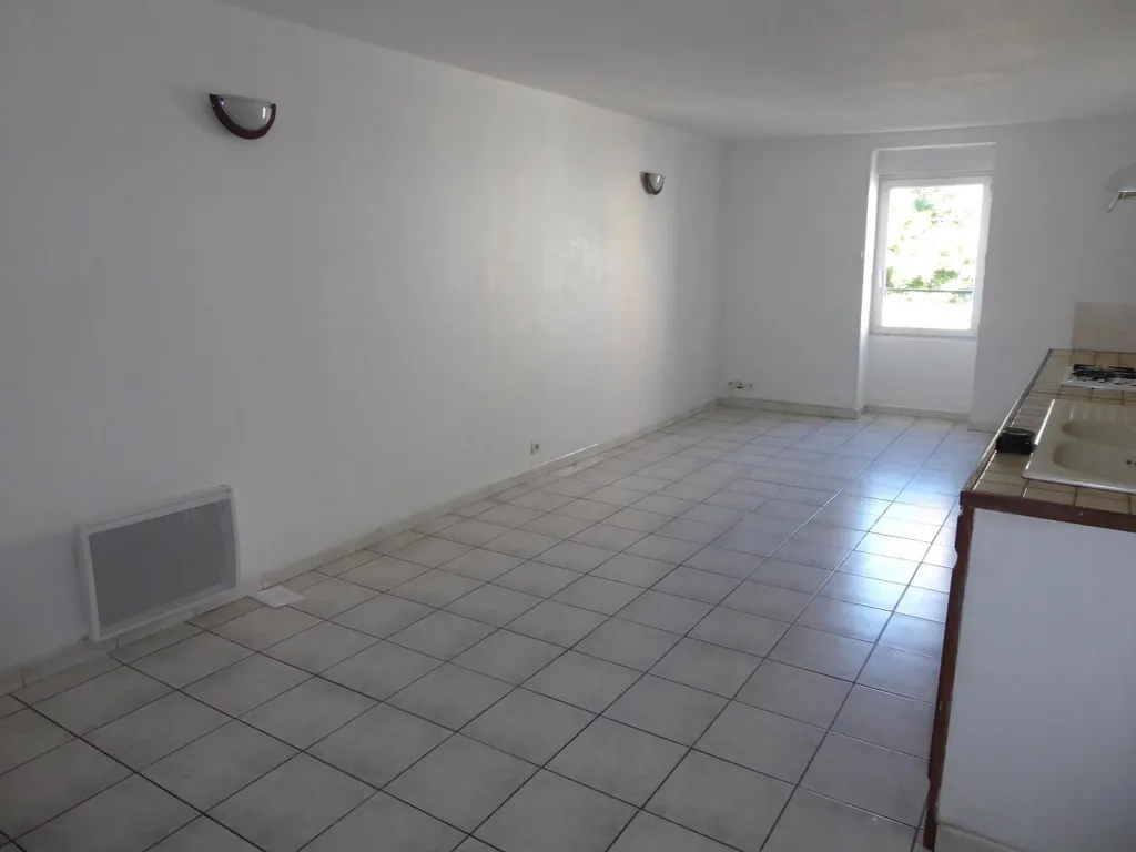 Cuisine - Appartement Duplex avec Jardin dans Immeuble Sécurisé à Aubenas