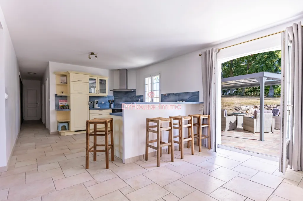 Cuisine - Maison Moderne avec Piscine à Prunay-le-Temple