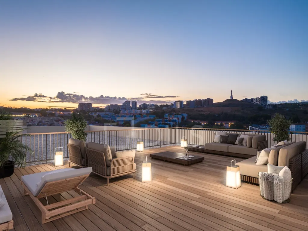 Terrazza - Luxury 3-Bedroom Flat with Balcony in Carnaxide