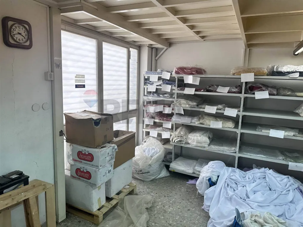 Buanderie - Commercial Space with Terrace in Catania