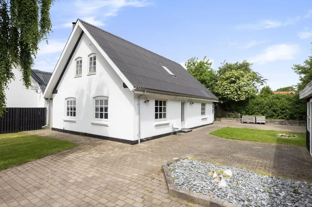 Esterno - Historic Villa with Garden in Vrå