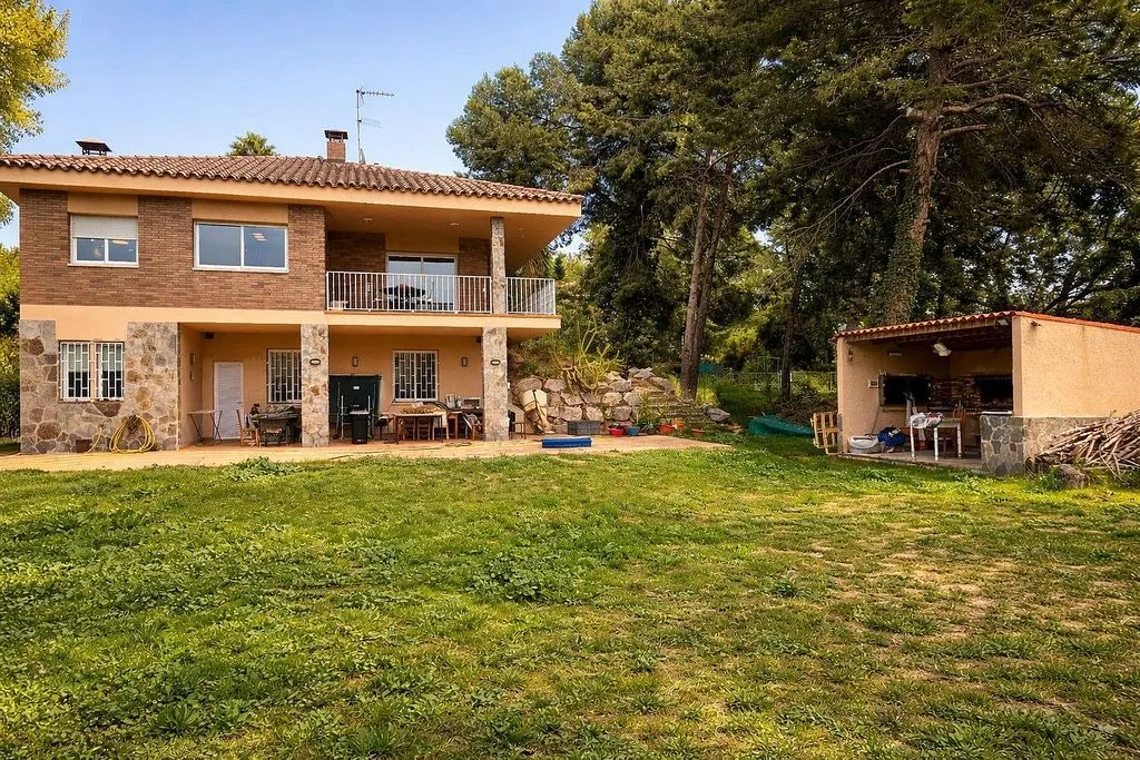 Extérieur - Luxury Detached House with Wellness Features in Sabadell
