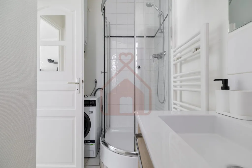 Salles de bain - Studio Refait à Neuf avec Métro à Villejuif