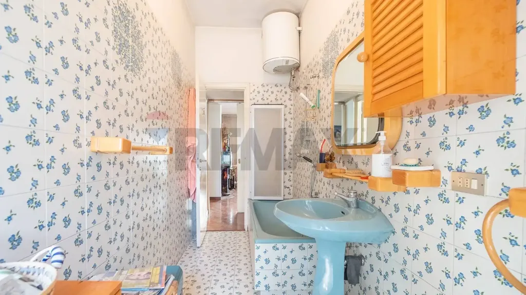 Salles de bain - Furnished Apartment with Balcony in Rome