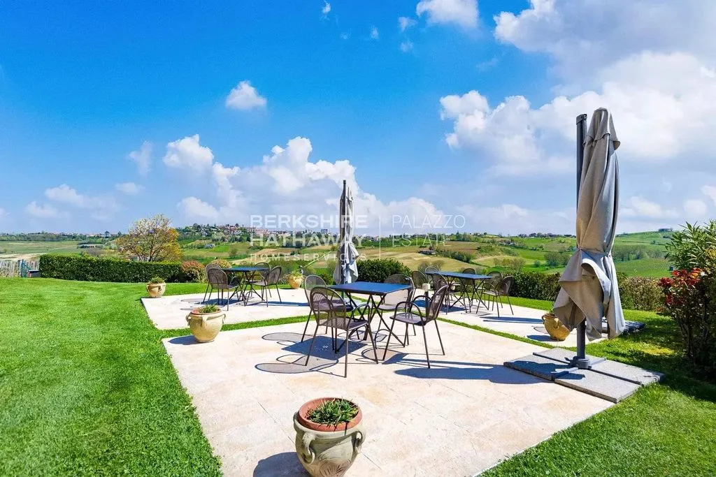Terrasse - Luxury Villa with Pool in Agliano Terme