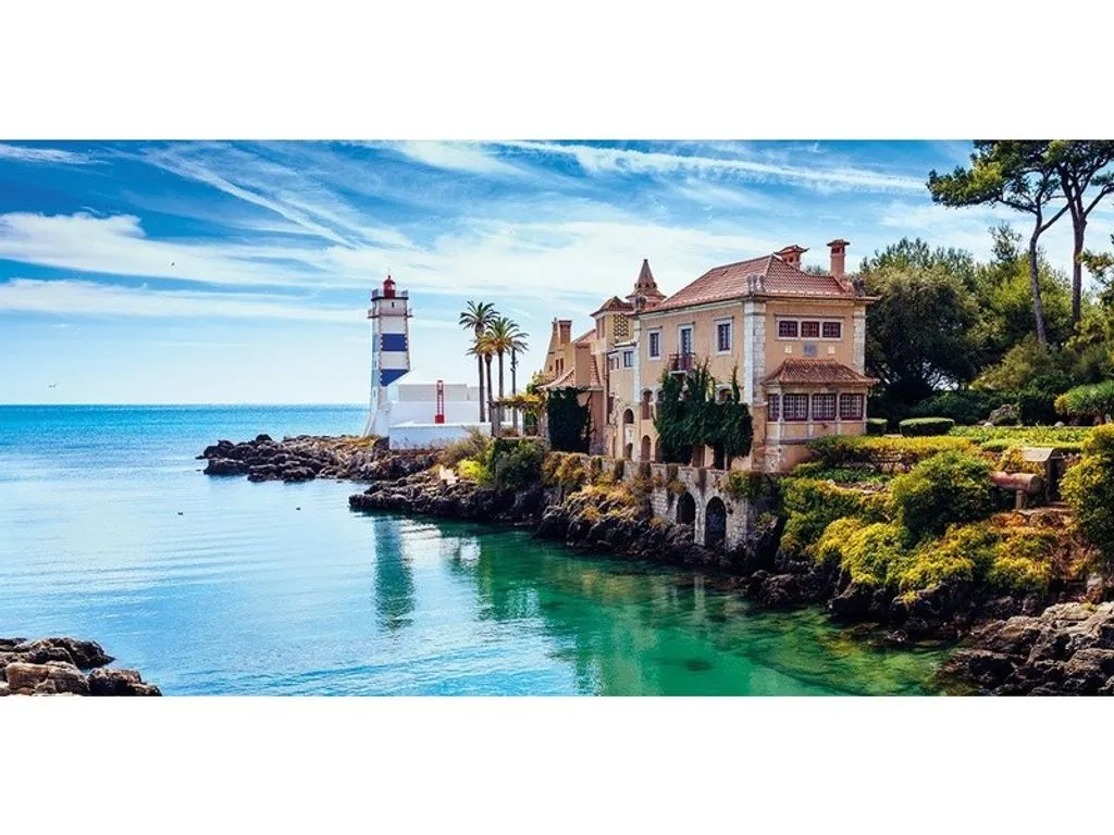Luxury Townhouse with Pool in Cascais