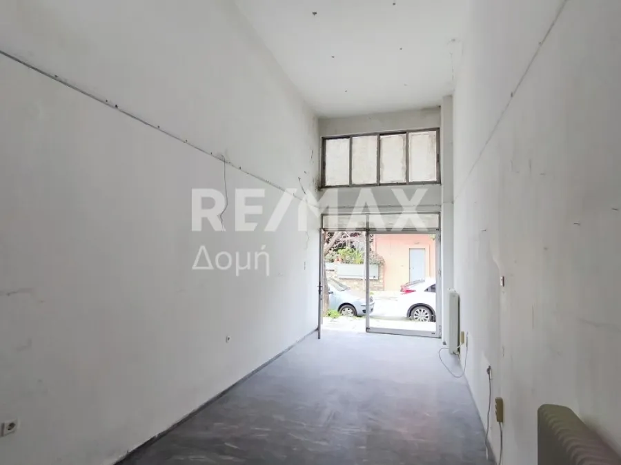 Garage - Retail Unit with High Visibility in Volos