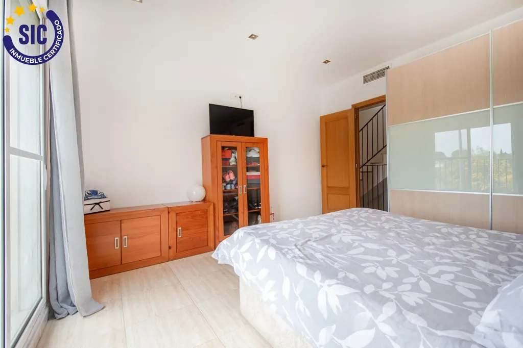 Magamistoad - Detached House with Open Views in Benimuslem