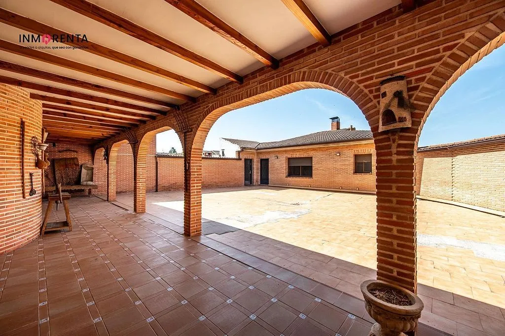 Aed - Detached House with Terrace in La Mata