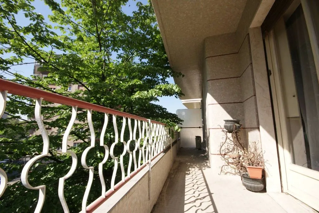 Rõdu - Triplex Flat to Restructure in Milan