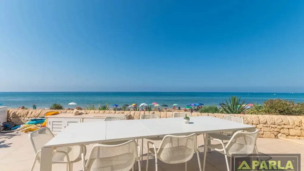 Terrasse - Villa with Beach Access in Marina di Ragusa