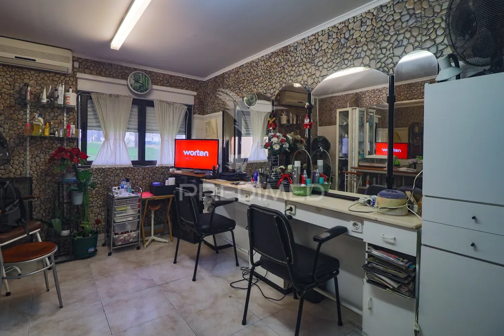 Office - T3 Apartment with Garden in Olivais, Lisbon