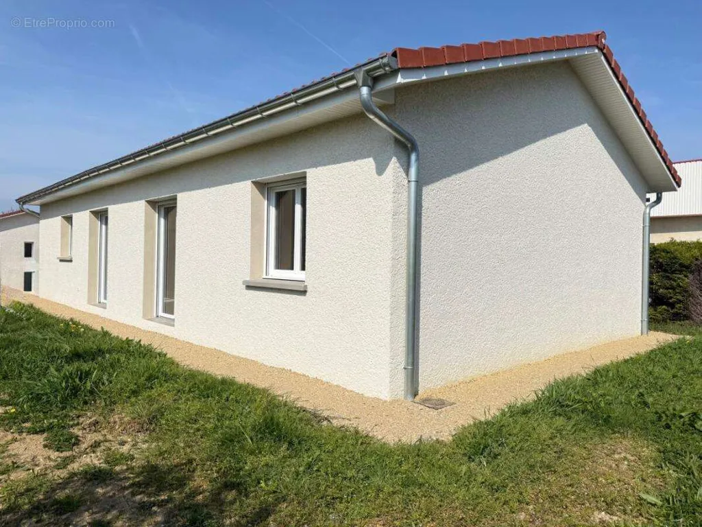 Välivaade - Charming Villa to Complete in Mézériat
