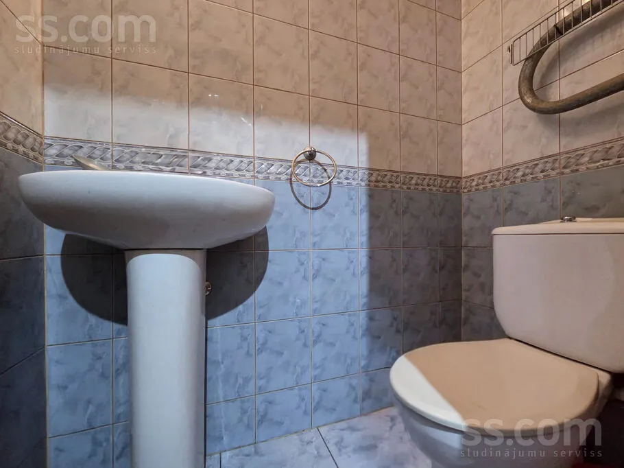 Salles de bain - Bright Three-Bedroom Flat in Pļavnieki, Riga