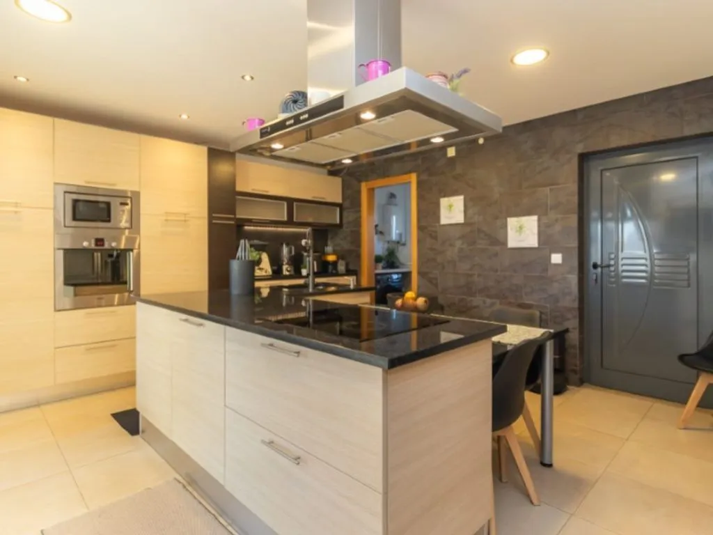 Köök - Luxury House with Pool in Setúbal