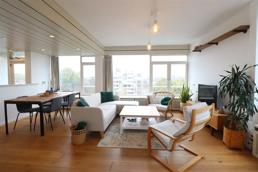 Elutuba - 2-3 Bed Apartment with Balcony in Amsterdam