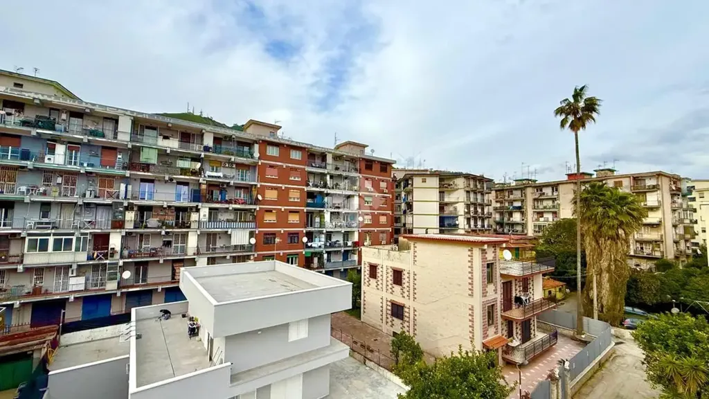 Balcon - Rustic Apartment with Balconies in Naples