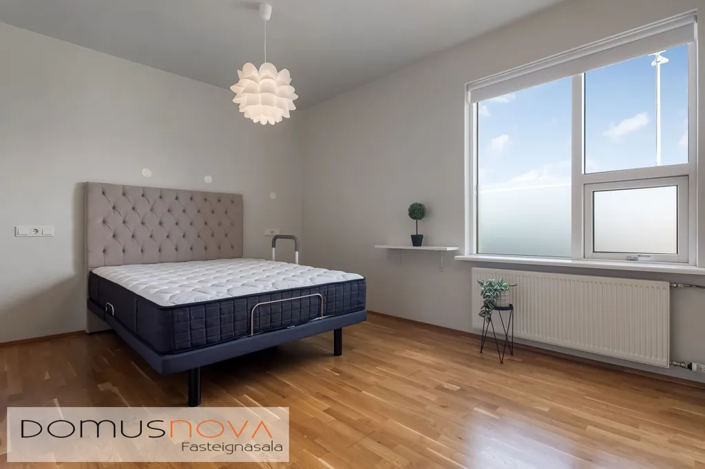 Chambres - Two-Bedroom Apartment with Balcony in Akranes
