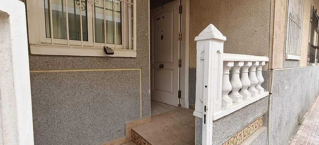 Esik - Ground Floor Flat with Air Conditioning in Torrevieja