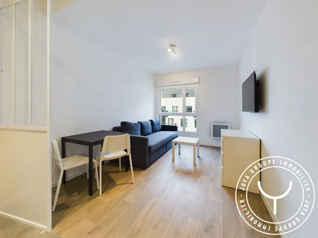 Séjour - Studio avec Ascenseur à Palaiseau