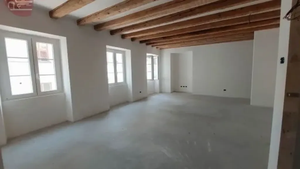 Pièces - Riqualificato Triplex in Trieste