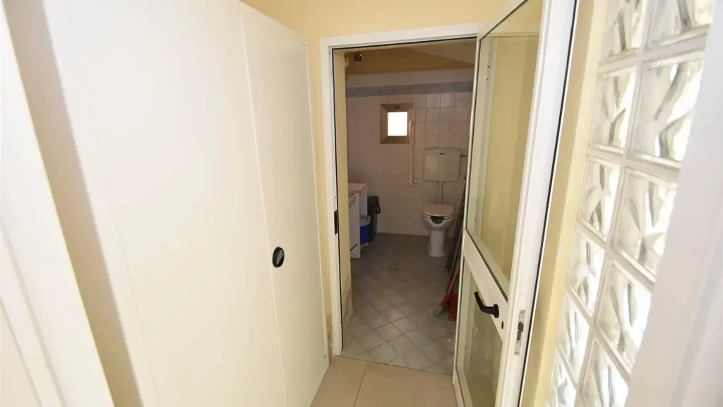 Salles de bain - Apartment with Private Courtyard in Rosignano Solvay