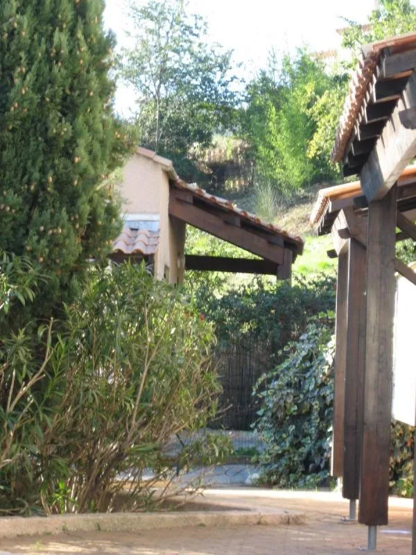 Terrasse - Appartement avec Jardin et Parking à Juvignac